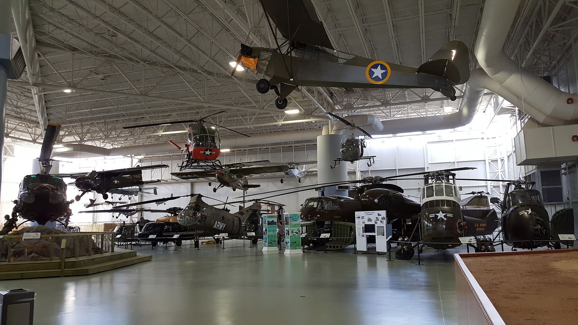 Fort Rucker Army Aviation Museum. Lots of pics BV347 Chinook with